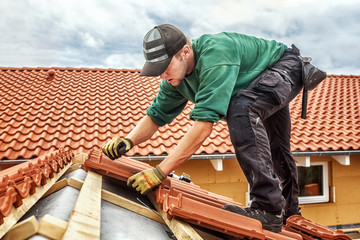 Roofing Installation – How to Find a Qualified and Experienced Contractor